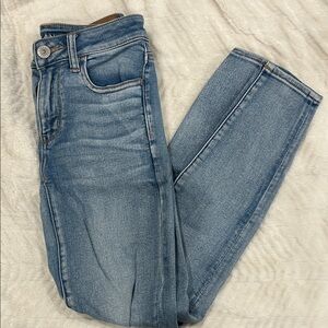 American Eagle Outfitters Women's Light Wash High-Rise Stretch Jeans